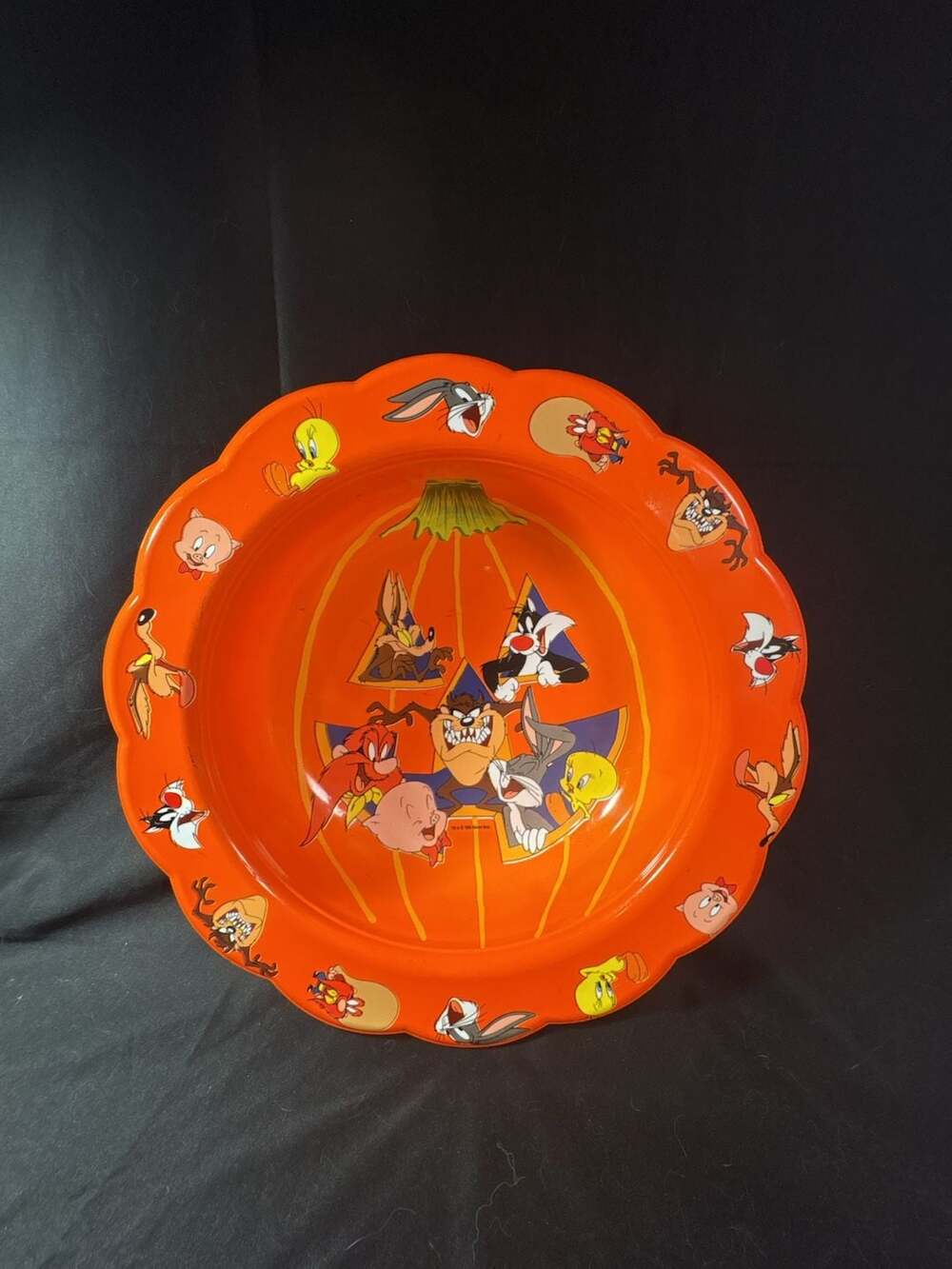 Warner Bros. Looney Tunes Halloween Trick Or Treat Bowl Orange Plastic